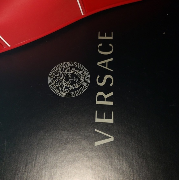 Red slides - Picture 5 of 5